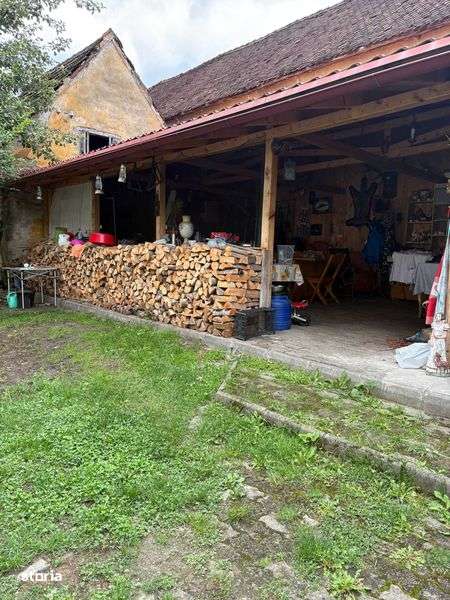 Doua case autentice intr-o curte de 1282 mp- zona centrala Rasnov - Imagine principală: 4/8