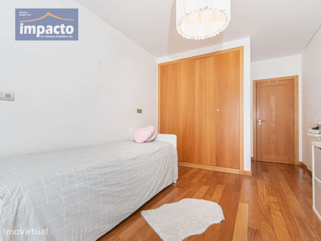 Malva Rosa,Excelente T4,coz equipada,Ar cond,asp central,Box 2 viat...-6