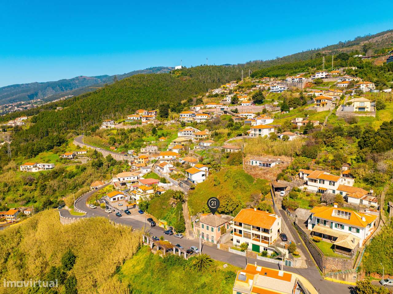Moradia T3 Centenária em São Gonçalo com Vista sobre o Funchal-17