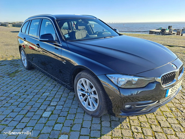 BMW 318 d Touring Line Sport - 1