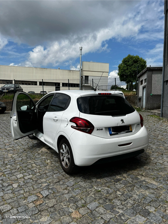 Peugeot 208 1.6 BlueHDi Allure - 4