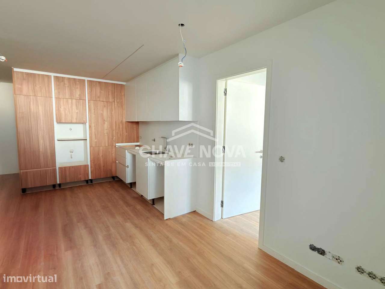 T1 Novo c/ Lugar de Garagem em Santa Marinha (Metro Linha Rubi) - Grande imagem: 4/21