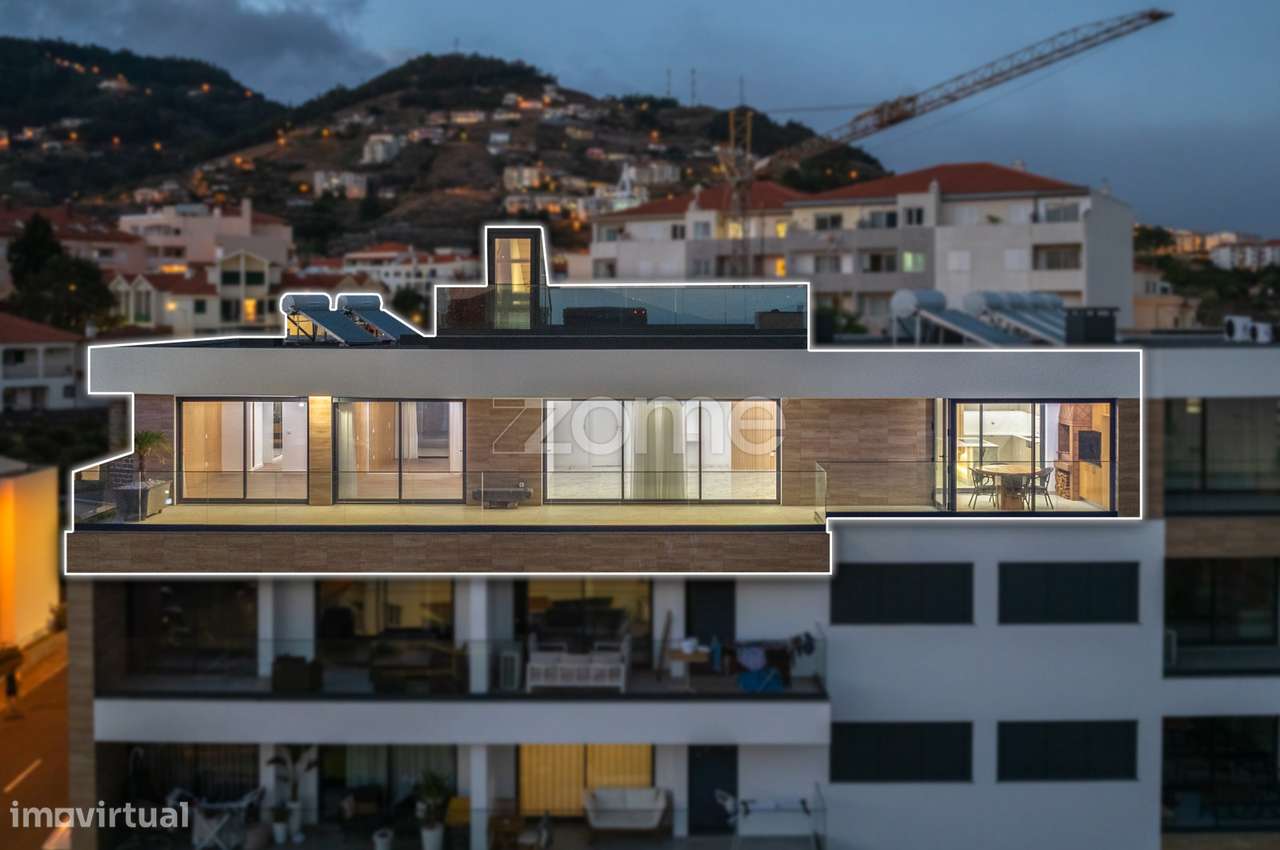 Apartamento T3 Penthouse com Vista Mar e Cidade no Caniço-55