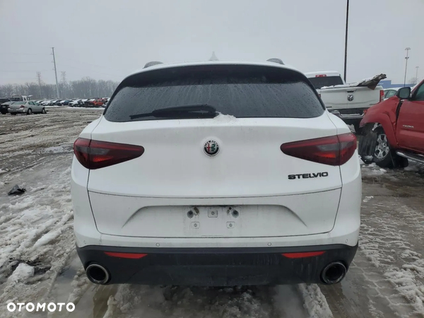 Alfa Romeo Stelvio 2.0 Turbo 16V AT8-Q4 - 7