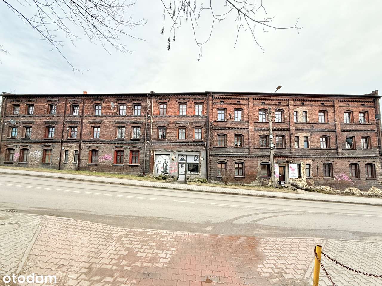 2 Kamienice + garaże+ działka 11989 m2-2