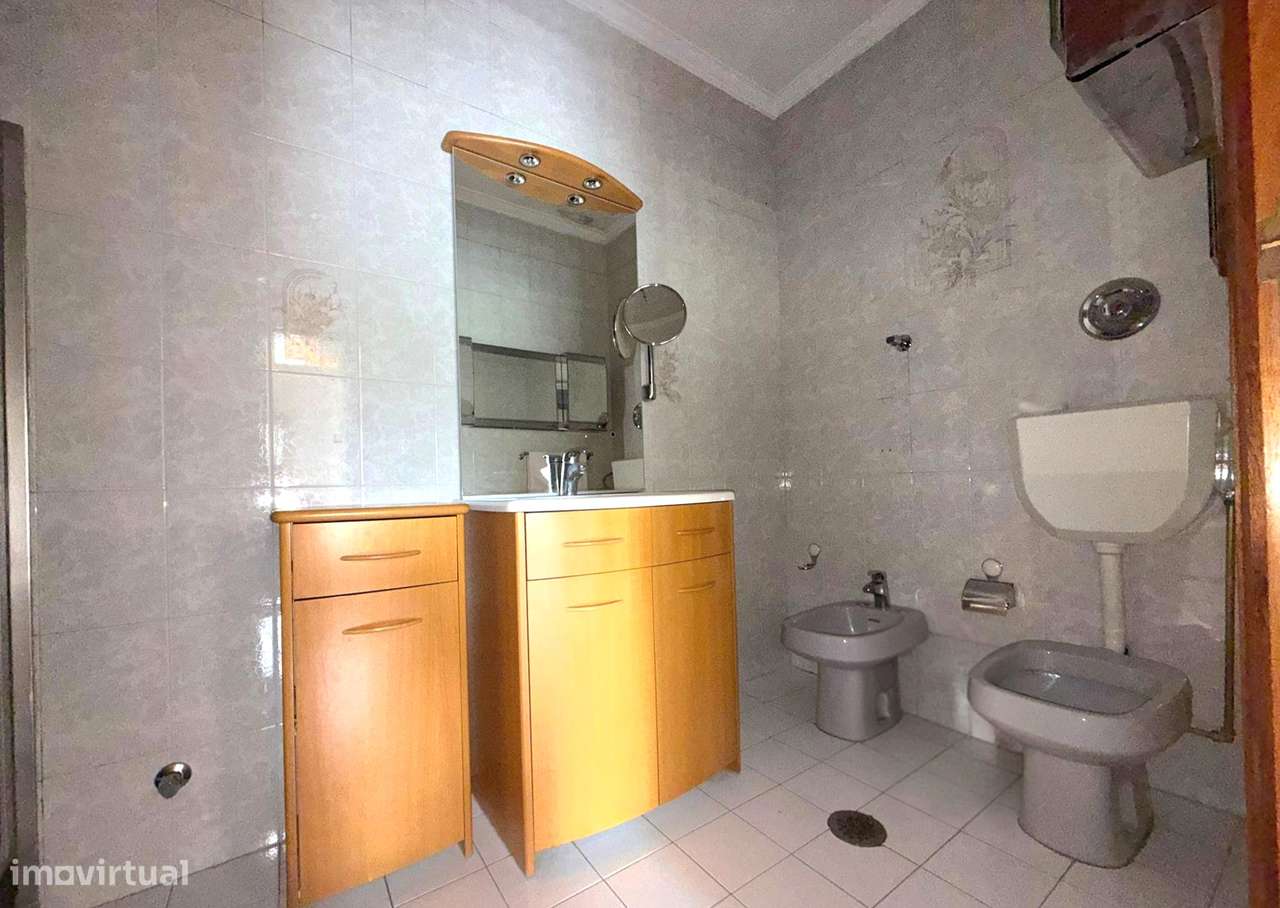 Apartamento T2 c/ terraço no Centro de Ovar-18
