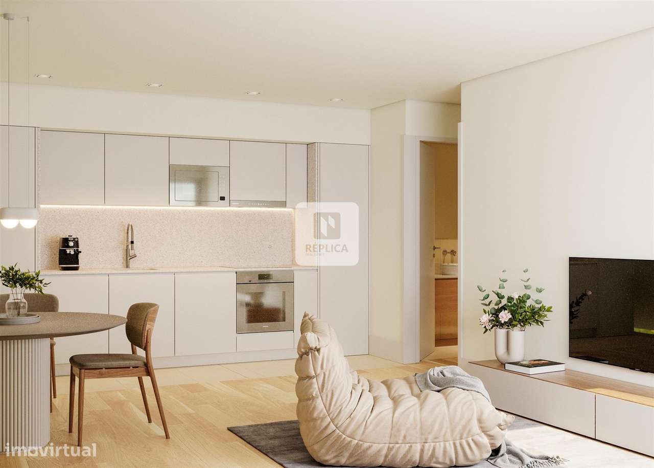 Apartamento T2 Duplex com Varanda na Baixa do Porto - Grande imagem: 2/14