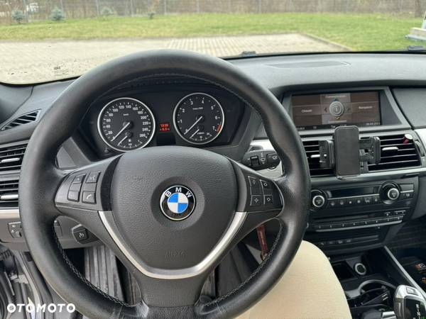BMW X5 4.8i xDrive - 13