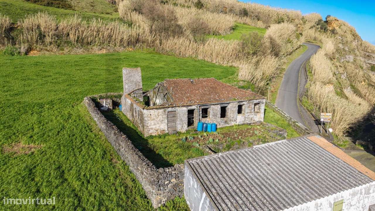Produto Único, junto ao Porto e Farol da Ribeirinha, Ponta do Cintrão, - Grande imagem: 4/19