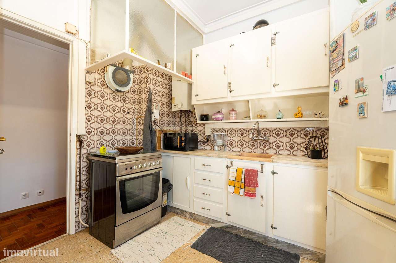 Apartamento T2 em Lisboa com Excelente Localização e Conforto-6