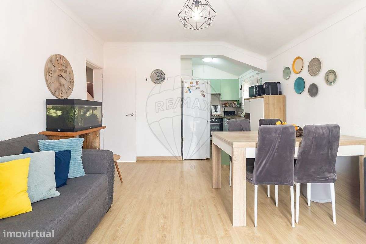 Moradia T5 + Moradia T2 | Terreno 3.717 m² | Azeitão-26