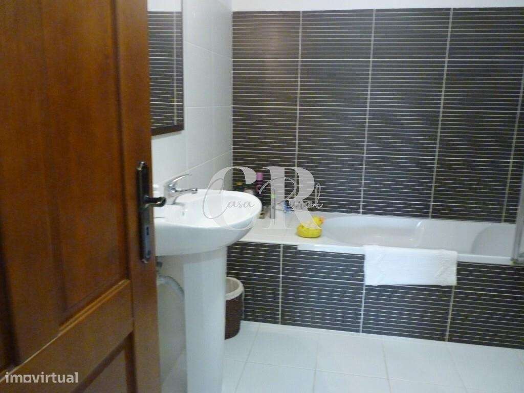 Casa isolada de 3 quartos com piscina, garagem, poço e vistas deslumbr-37