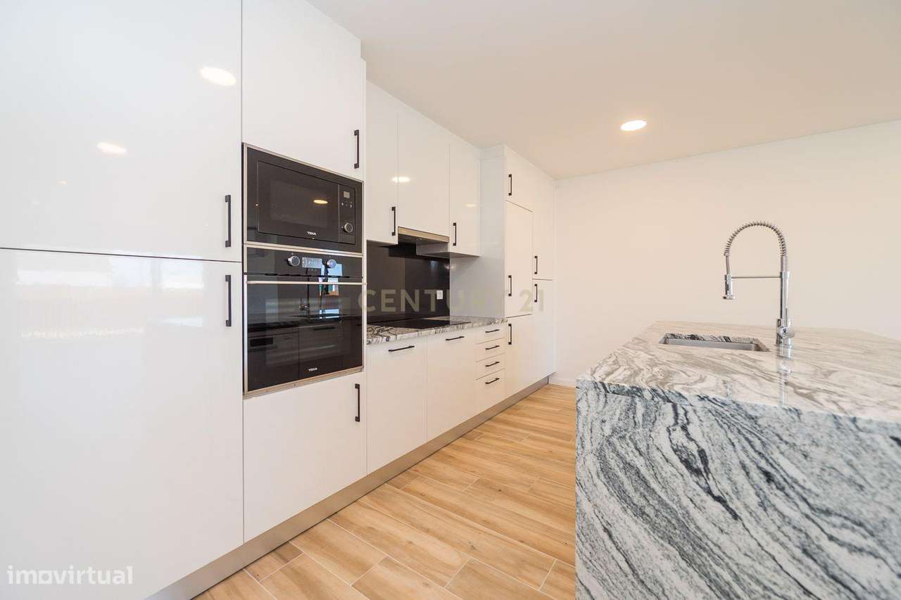 Sintra - Bolembre , moradia T4 nova, construção moderna e linhas conte-12