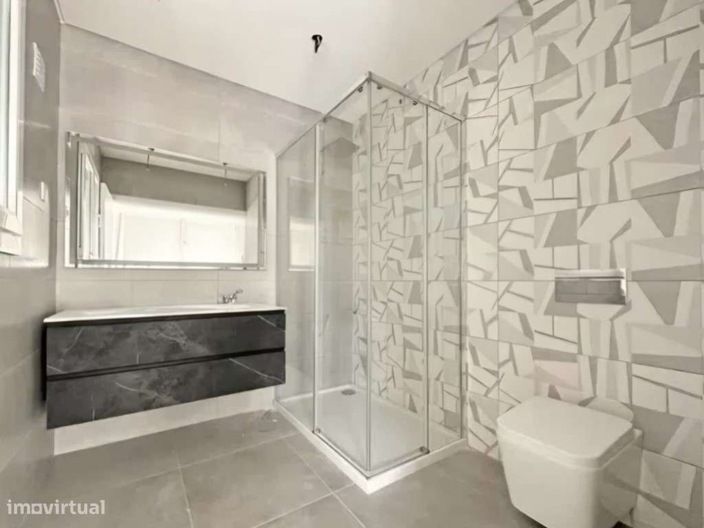 MORADIA T4 NOVA COM PISCINA - FERNÃO FERRO-3