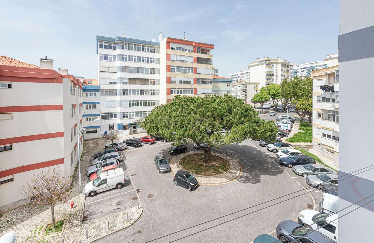 Apartamento T2 em Oeiras com Varanda e Boa Exposição Solar-24