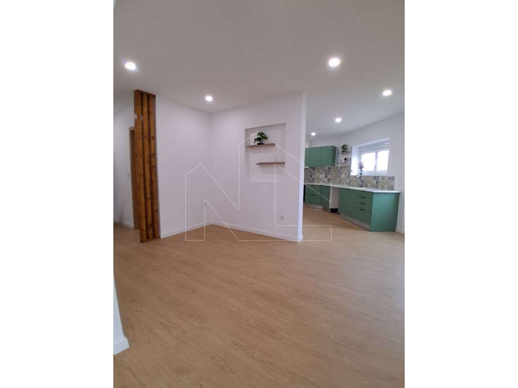 Moradia T2+1 Isolada e Térrea - Renovada em Estarreja-5