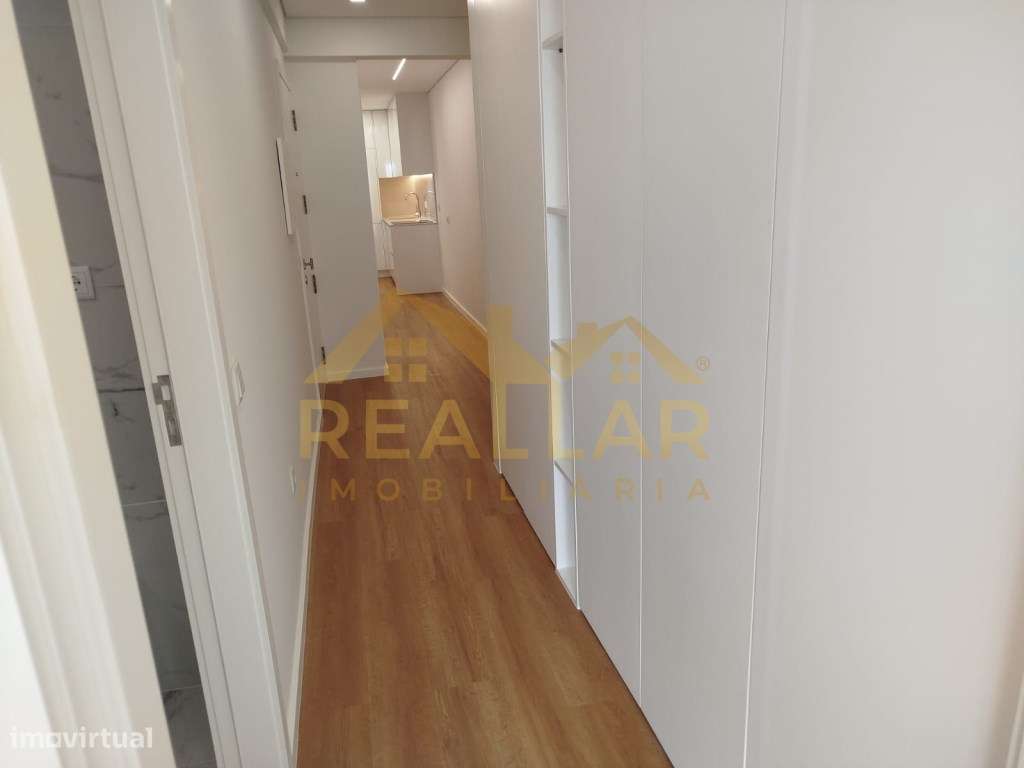 Apartamento T1 + 1 FRENTE À MARINA DA PÓVOA DE VARZIM - Grande imagem: 5/25