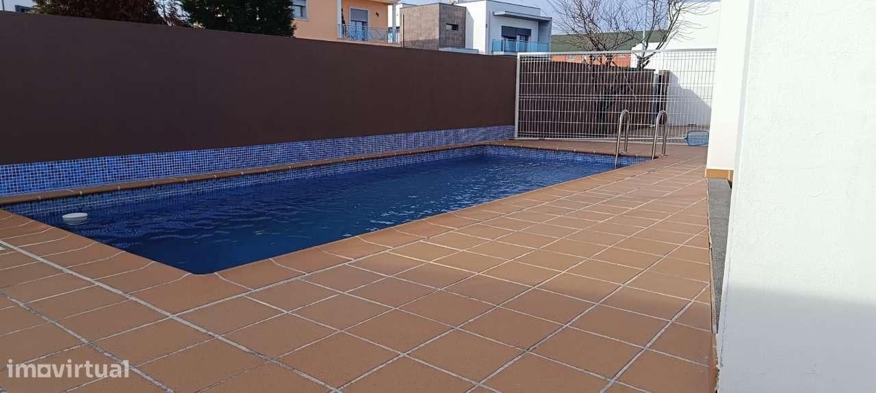 Moradia T4 Isolada na Urbanização do Bonito – Entroncamento-9