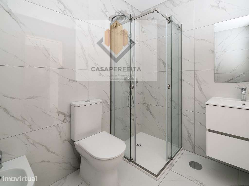 Apartamento T2 Novo com Varanda e Lugar de Garagem - Pedroso-15