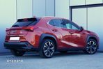 Lexus UX - 5