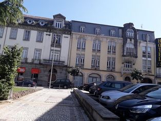 Loja com cave 160 m2 largo S. João do Souto, Braga