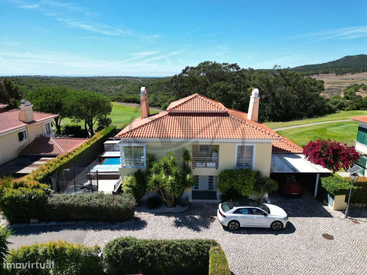 Moradia T5 Remodelada – Luxo no Resort Quinta da Penha Longa-43