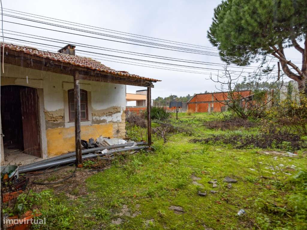 Moradia T2 por recuperar-8