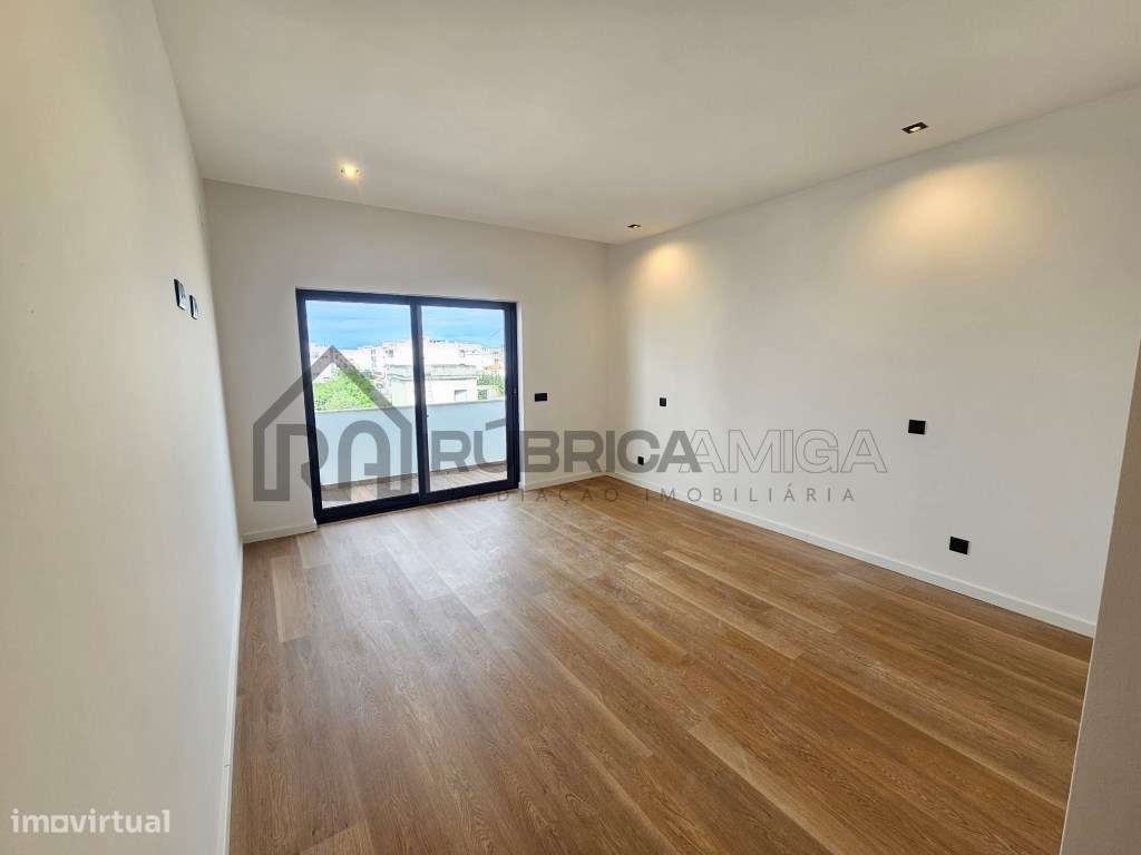 T3 renovado na zona de Betunes em Loulé-6