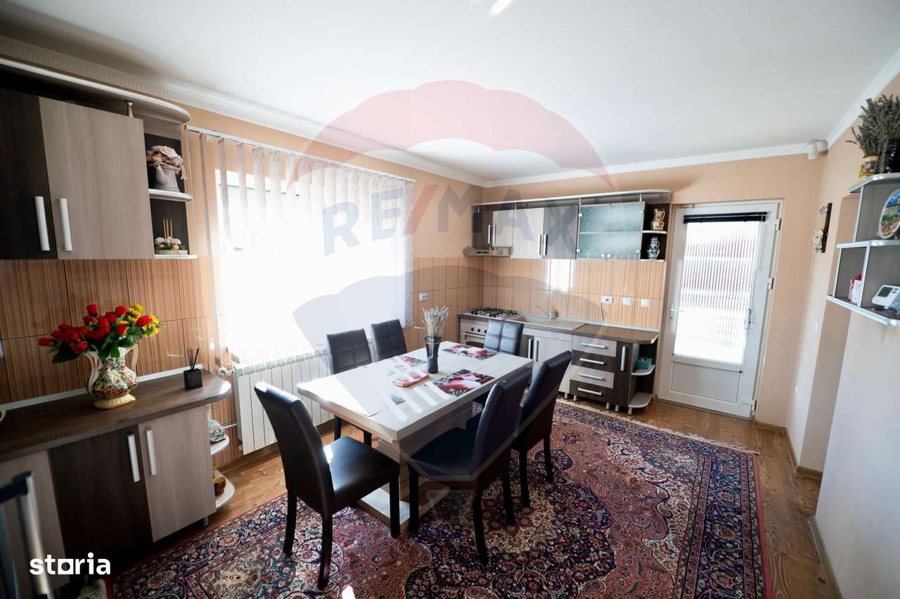 Casă / Vilă cu 5 camere de vânzare cu teren 2687mp in Madaras-17