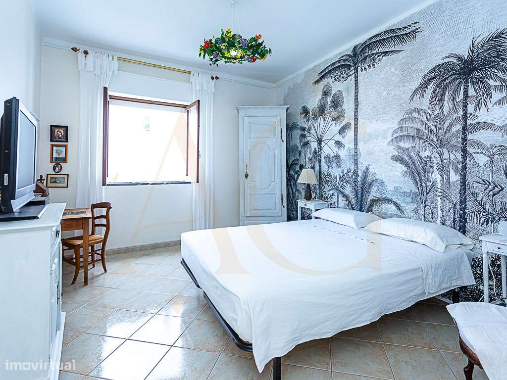 Moradia com Garagem, Piscina, Jardim e amplos Terraços, para venda ...-13