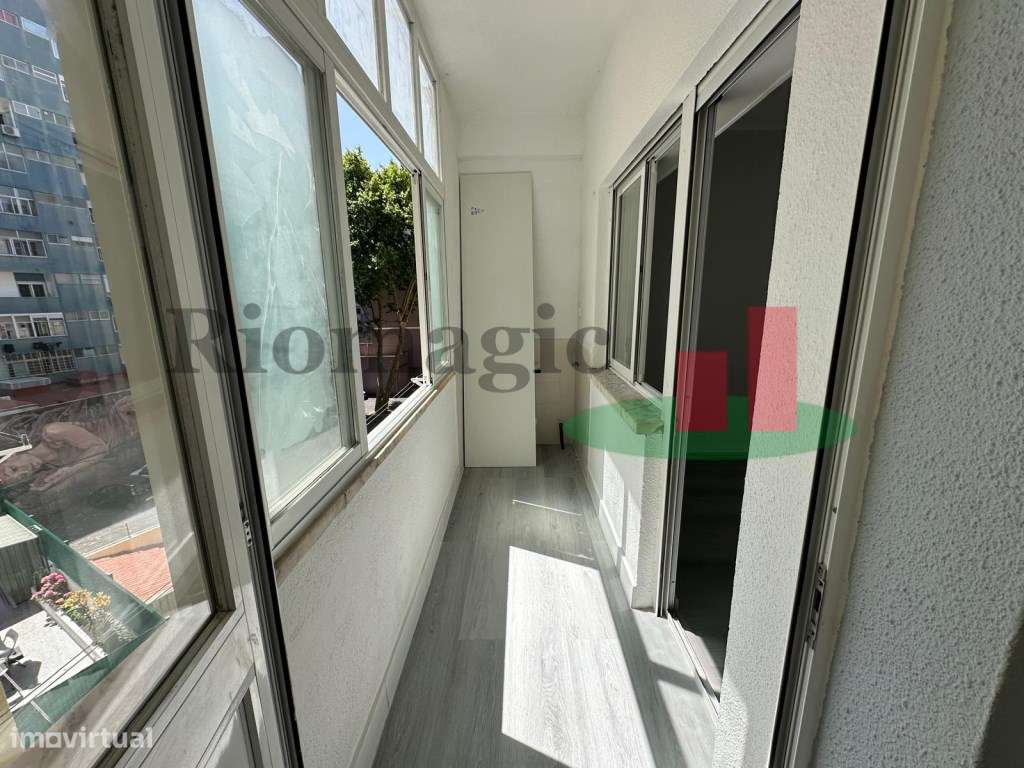 Apartamento T1 Remodelado - Amadora-5