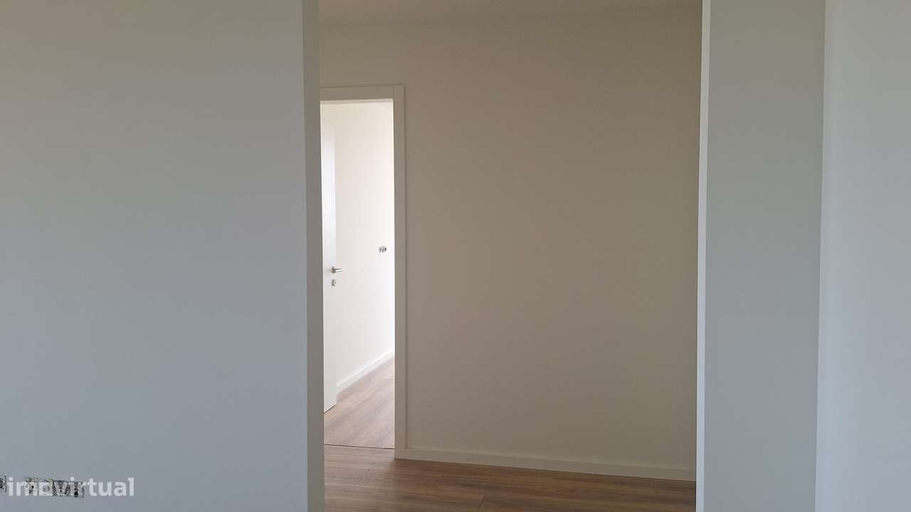 Apartamento T3 | 3 Suítes Varandas |Vista Rio Douro | Porto 2 Carros-11