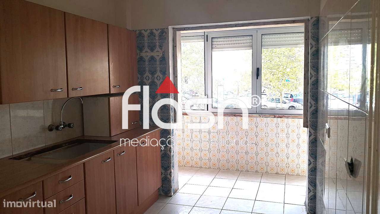 T2 Remodelado com elevador e arrecadação na Figueirinha -Oeiras-11