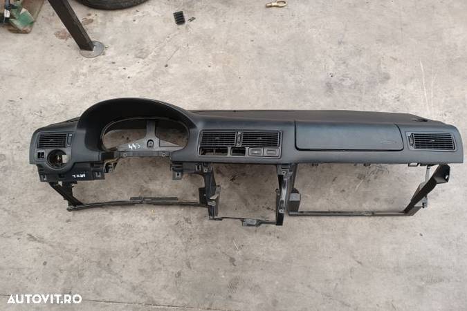 Plansa bord Volkswagen VW Golf 4  [din 1997 pana  2006] seria Hatchback 5-usi 1.6 MT (100 hp) - 1