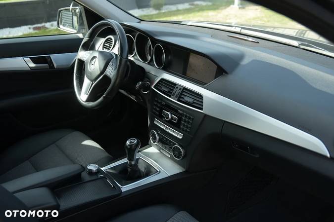 Mercedes-Benz Klasa C 180 BlueEFFICIENCY - 18