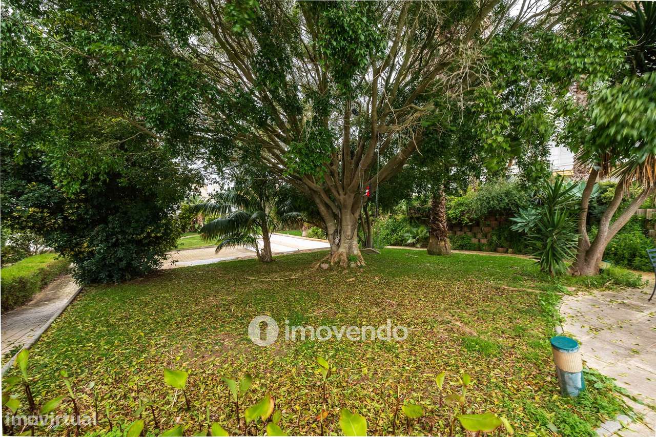 Moradia T5+2 com garagem, em condomínio com piscina, em Murches-55