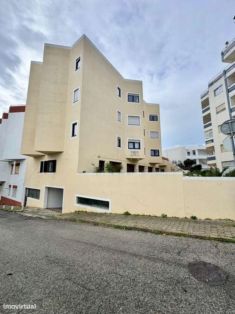 NÃO PERCA ESTA GRANDE OPORTUNIDADE! 3 APARTAMENTOS T2 ESPAÇOSOS, 3 APA - Grande imagem: 2/6