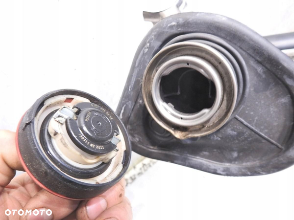 ZBIORNIK BAK PALIWA RURA WLEW KOREK MERCEDES W212 2.2 CDI A2124702001 - 6