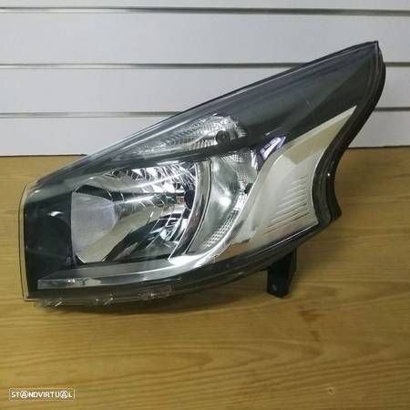 Farol Renault Trafic Modelo: 2014 Novo - 3