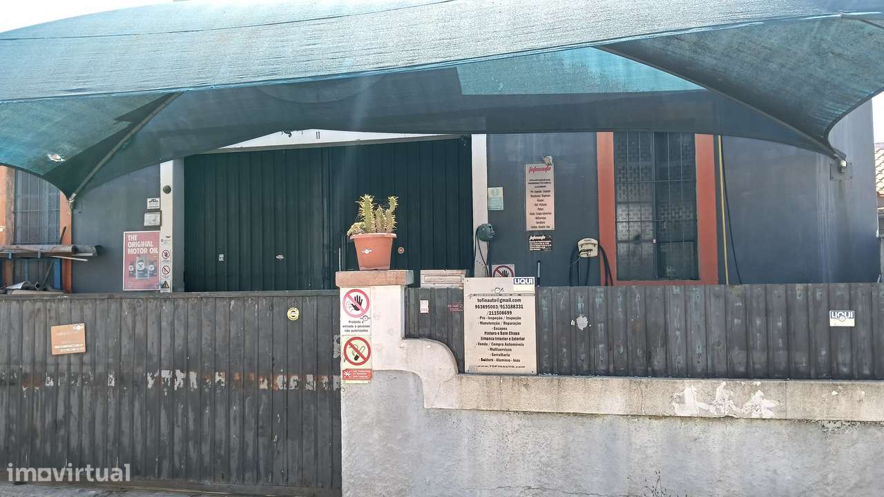 Armazém | Diversas utilidades, inserido em lote de 251 m2-17