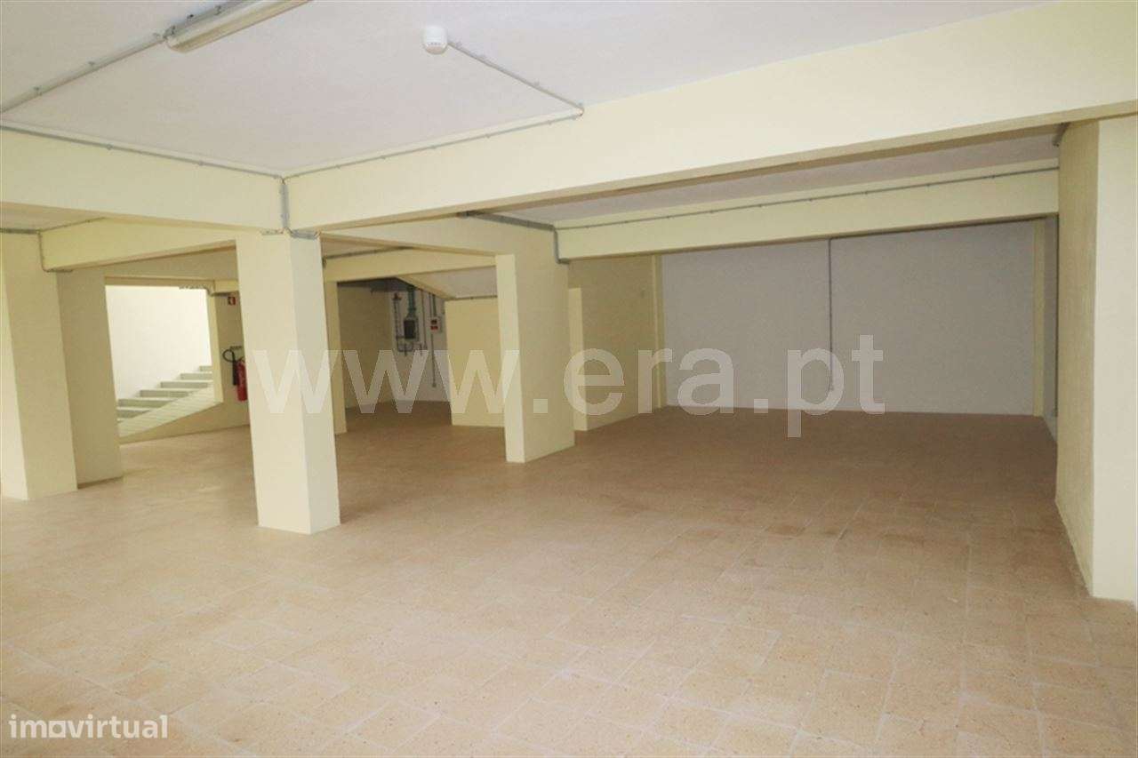 Armazem 180m2; Arrentela, Paio Pires - Grande imagem: 5/13