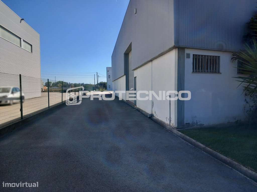 Armazém c/ 1.130m2 – Z. I. de Albergaria-a-Velha - Grande imagem: 3/12