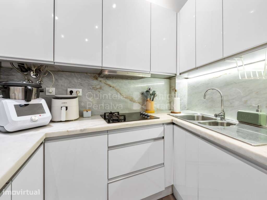 Apartamento T3 totalmente remodelado, São Bento, Lisboa-18