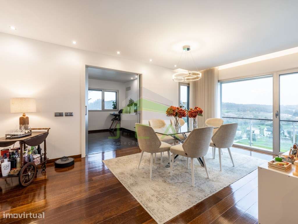 Moradia V4 isolada a 3min de Leiria-11