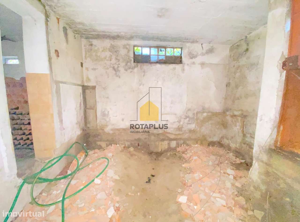 Moradia com terreno Castêlo da Maia-9