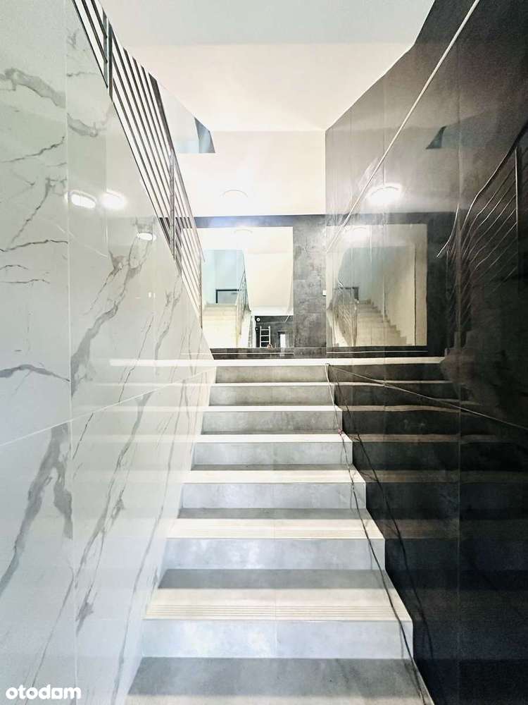 Ostatni Nowoczesny Apartament w Centrum z Panoramicznym Balkonem-8