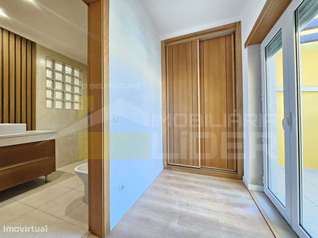 Moradia geminada T3 com piscina, terraço e garagem na Silveira, Tor...-31
