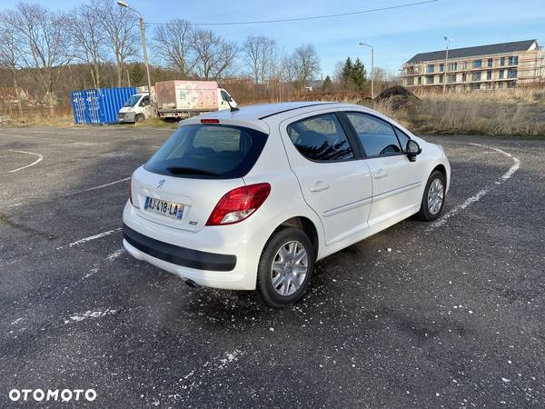 Peugeot 207 120 Premium - 11