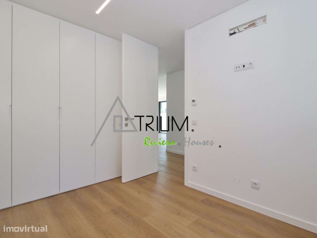 Moradia T4+1 Isolada com piscina e jardim nova-21