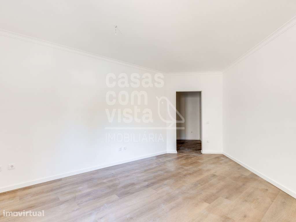 Apartamento T2 Rés do Chão com garagem privativa, e a localização i...-6